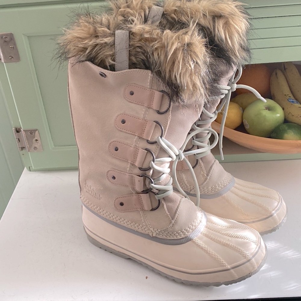 Sorel Joan of Arctic Boot - Cream/Beige, Womens sz 9